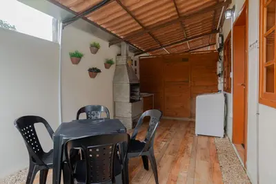 A cozinha ou kitchenette de Refúgio a 5min da Praia-2 vagas, Pet OK & Churras