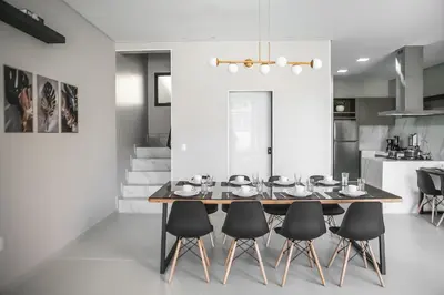 A cozinha ou kitchenette de Casa Requinte Premium, 4 suítes com Piscina Privativa, Balneário Camboriú