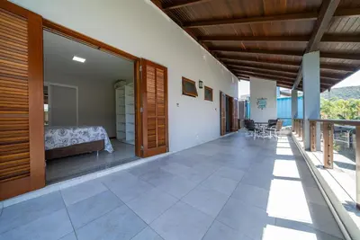 A planta de 192 - Casa luxo com 5 suítes e piscina aquecida