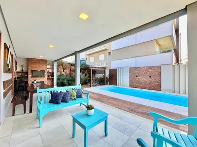 A planta de 192 - Casa luxo com 5 suítes e piscina aquecida