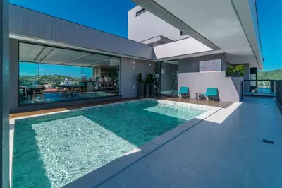 A piscina em ou perto de Adra 205 - Apartamento com 3 quartos - Centro de Bombinhas