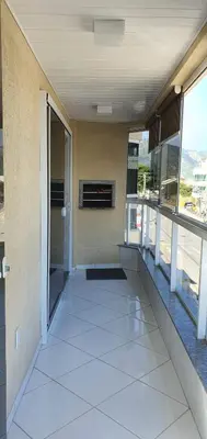 Uma varanda ou terraço em APARTAMENTO DE 3 DORM - CANTO GRANDE (BOMBINHAS/SC)