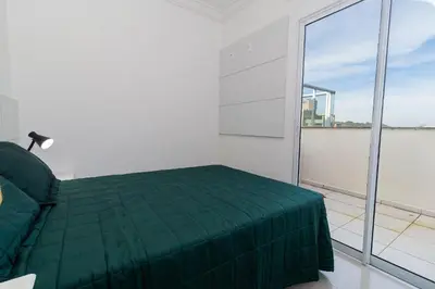 Uma cama ou camas num quarto em Cardeal 501C - Cobertura com 3 quartos e piscina privativa à 300 metros da Praia de Bombas!