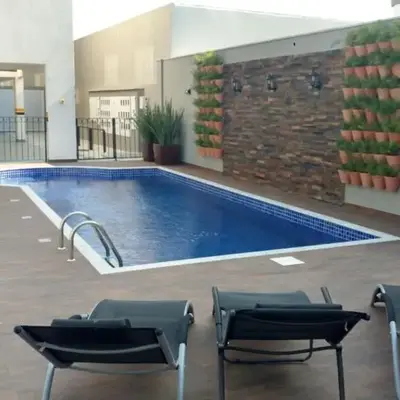 VAR-101A Dpto amplio en condomínio cerrado con piscina