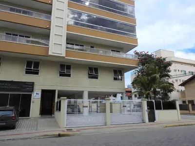 O edifício onde o apartamento está situado