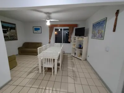 Uma televisão e/ou sistema de entretenimento em Sunny Bombas Paradiso 304