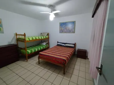 Uma cama ou camas num quarto em Sunny Bombas Paradiso 304
