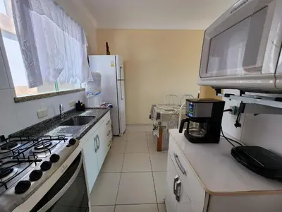 A cozinha ou kitchenette de 202-Apartamento em Bombas 180mtrs do mar