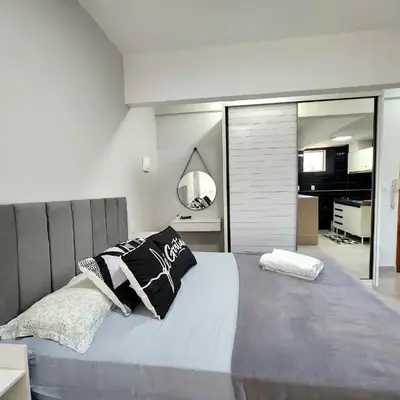 Loft na av. Meia Praia