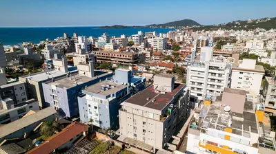 Uma vista geral de Bombinhas ou a vista da cidade a partir do apartamento