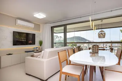 A planta de Punta Blu 201-9 – Apartamento de alto padrão em Condomínio Exclusivo, Quadra poliesportiva - Piscina - Portaria 24h.