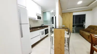 A cozinha ou kitchenette de 302- Lindo apartamento 2 dormitórios em Bombas