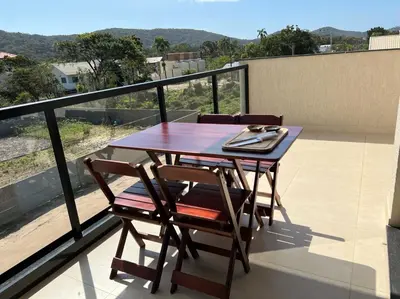 Uma vista geral da montanha ou uma vista da montanha a partir do apartamento