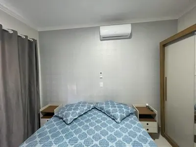 A planta de Apto com Piscina, Estacionamento e Churrasqueira em Bombas - 2 dorms 6 pessoas - 300 metros do Mar