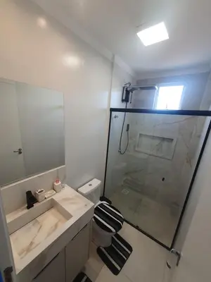 Uma casa de banho em Apartamento de Luxo com Piscina em Bombinhas