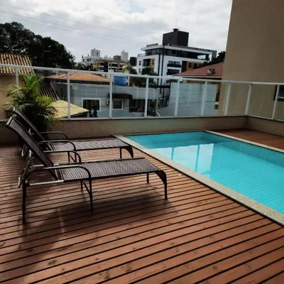 A piscina em ou perto de Apartamento de Luxo com Piscina em Bombinhas