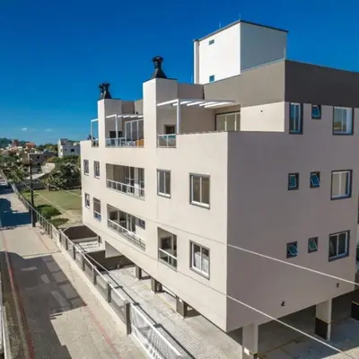 O edifício onde o apartamento está situado