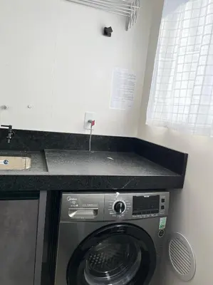 A cozinha ou kitchenette de Surpreendente apto, 290 metros da praia!