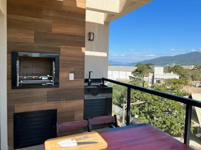 Uma vista geral da montanha ou uma vista da montanha a partir do apartamento