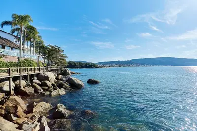 A planta de 791 - Cobertura com piscina. 200m da PRAIA. BOMBINHAS - CENTRO