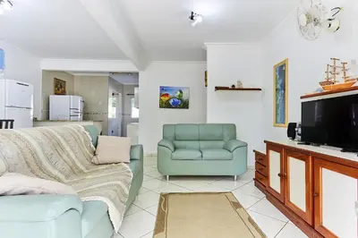 A planta de 819 Solar das Bromélias 350 M da Praia Bombinhas Centro