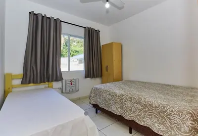A planta de 819 Solar das Bromélias 350 M da Praia Bombinhas Centro