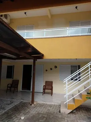 A planta de Casa espaçosa 3 dorms no Centro de Bombinhas