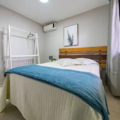 272 - Apartamento com 02 dormitórios a 200m da Praia de Canto Grande