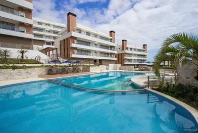 A piscina em ou perto de Luxuoso Apartamento em Condomínio com Piscina e Lazer