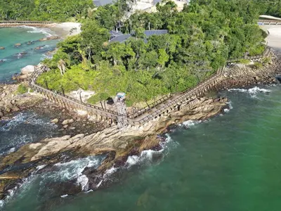 A planta de 056 - Apto moderno a 100m da Praia de Bombas