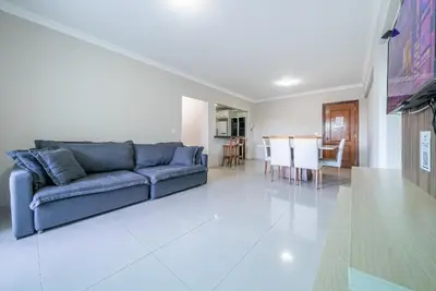 A planta de 113 - Apto 3 dorm c/ sacada 130m do mar