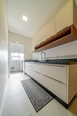 A planta de 170- Apto elegante em Canto Grande com 02 suítes