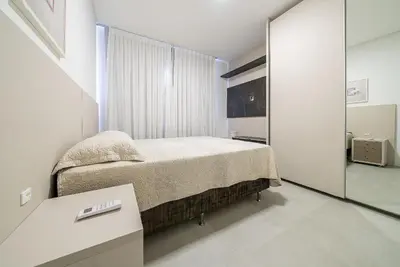 A planta de 170- Apto elegante em Canto Grande com 02 suítes