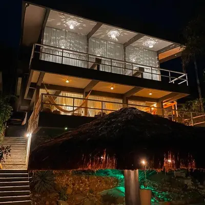 A planta de Casa pé na areia para até 14 pessoas em bombinhas