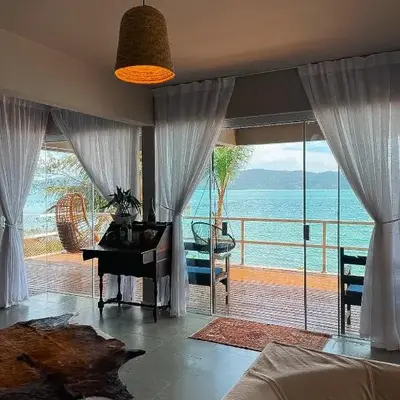 Casa pé na areia para até 14 pessoas em bombinhas