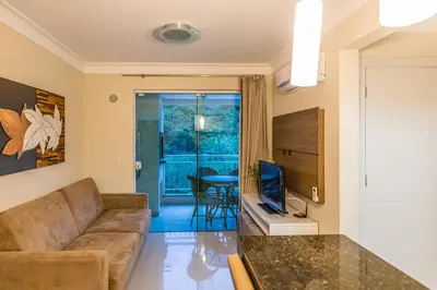 A planta de Flat com Piscina Térmica no Bombinhas Summer Beach