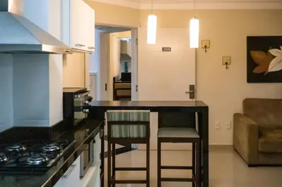 A planta de Flat com Piscina Térmica no Bombinhas Summer Beach