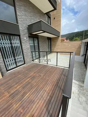 A planta de 180 - Lindo apartamento com 02 suítes em Mariscal