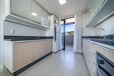 A planta de 181 - Lindo apartamento 02 suítes em Mariscal