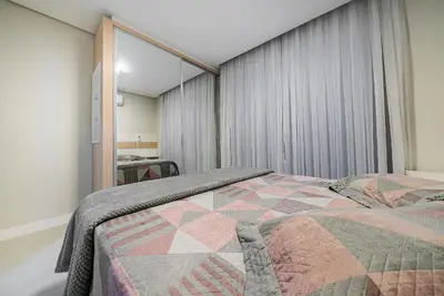 A planta de 181 - Lindo apartamento 02 suítes em Mariscal