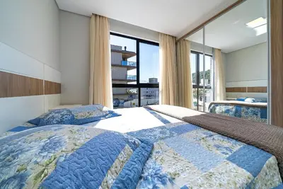 A planta de 182 - Lindo apartamento 2 suítes em Mariscal