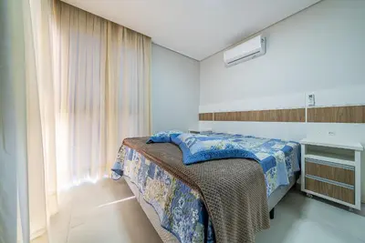 A planta de 182 - Lindo apartamento 2 suítes em Mariscal