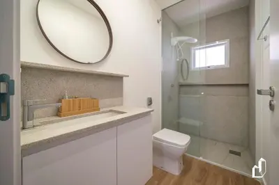 Uma casa de banho em Casa com 02 dormitórios e jacuzzi aquecida