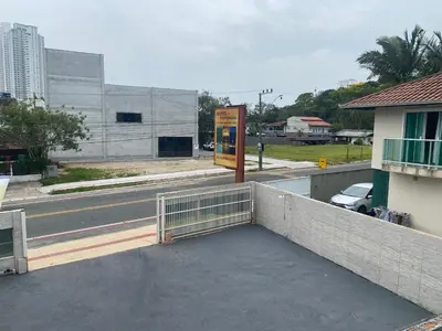 O edifício onde a casa de hóspedes está situado