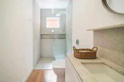 Uma casa de banho em A sua casa na praia com jacuzzi aquecida