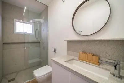 Uma casa de banho em A sua casa na praia com jacuzzi aquecida