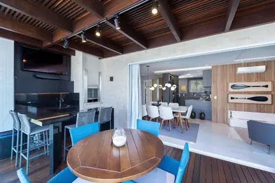 A cozinha ou kitchenette de Varandas do Atlântico 503B – Frente Mar em Bombas