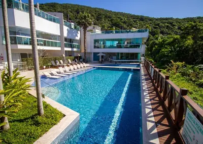 A piscina em ou perto de Varandas do Atlântico 503B – Frente Mar em Bombas