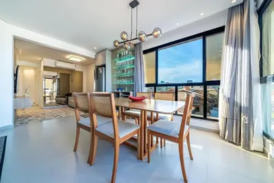 A planta de 200 - Vista Mar em Mariscal sendo 02 suítes