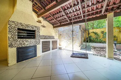 A planta de 151 - Casa ampla e Rústica a 80m praia de Bombas